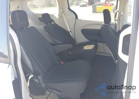 2022 Chrysler Voyager Lx из США, поврежденный, VIN 2C4RC1CG0NR208549